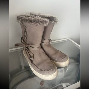 Toms Gray Winter Boots with Fur Trim